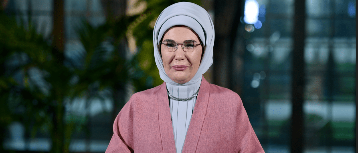 Cumhurbaşkanı Recep Tayyip Erdoğan'ın eşi Emine Erdoğan, 22 Mart Dünya