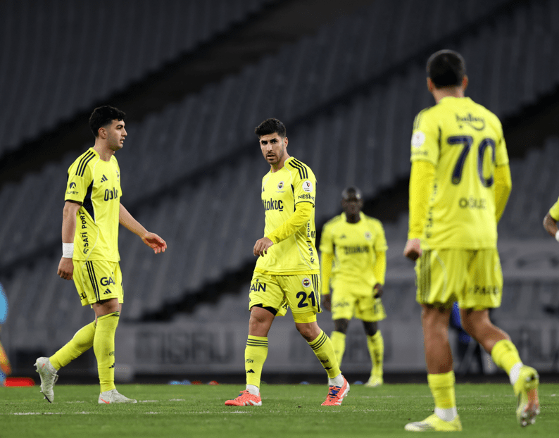 Fenerbahçe puan kayıplarının ardından yeniden çıkış arıyor. Sarı Lacivertliler, Süper