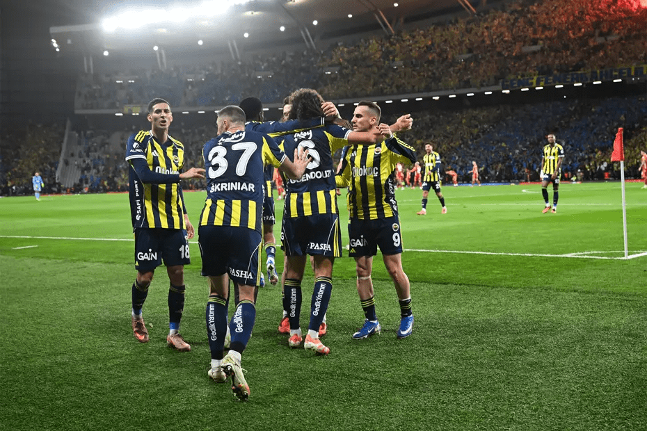 Günün spor sayfalarında, spor gündeminden en yeni gelişmeler ve transfer