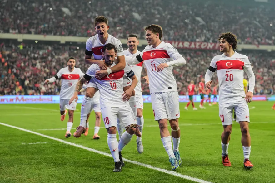 Günün spor sayfalarında, spor gündeminden en yeni gelişmeler ve transfer