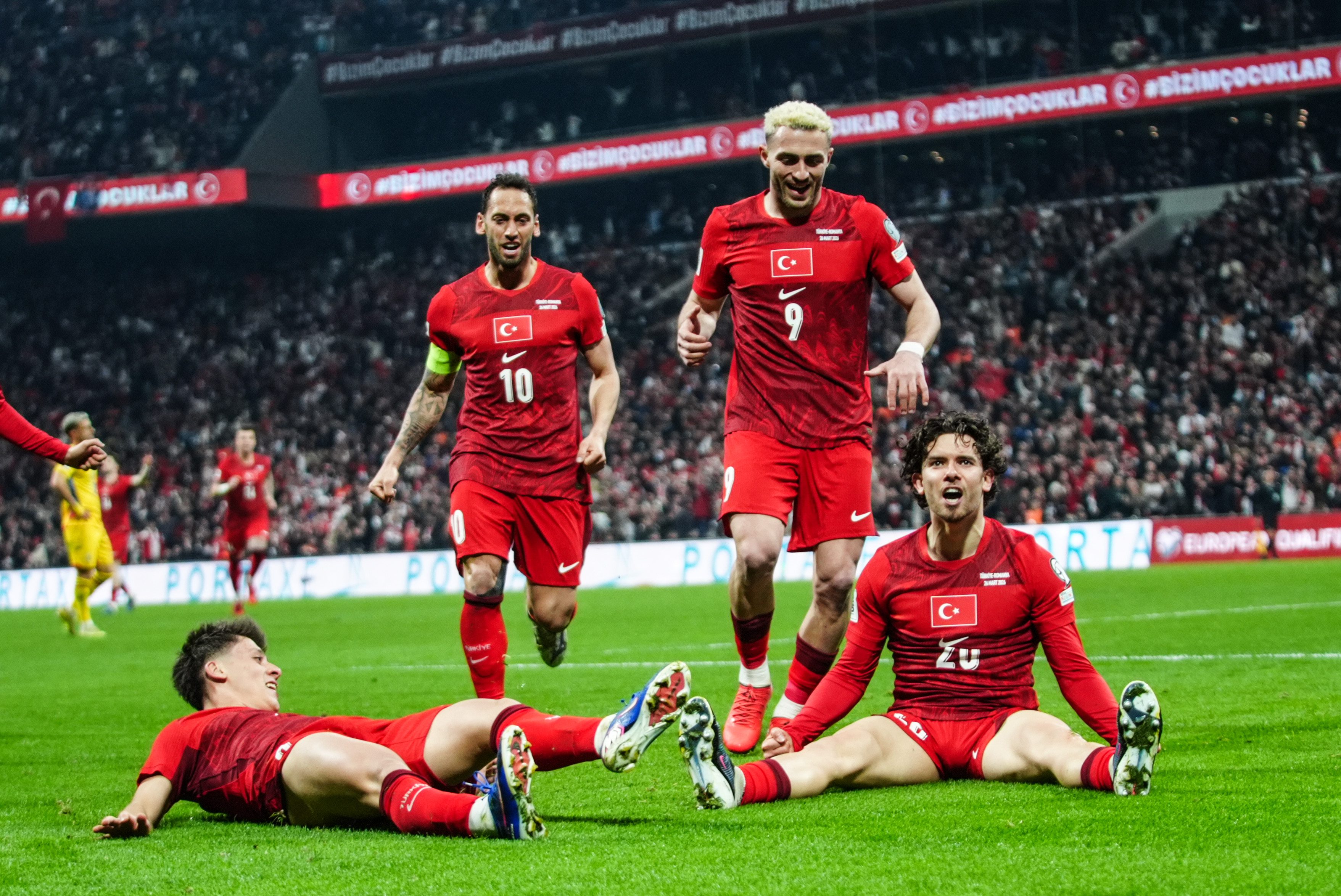 Günün spor sayfalarında, spor gündeminden en yeni gelişmeler ve transfer