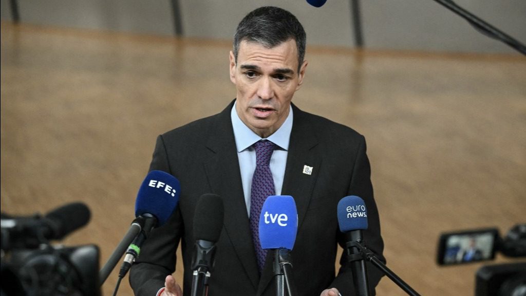 İspanya Başbakanı Pedro Sanchez, " olağanüstü bir hata" ve "yasa