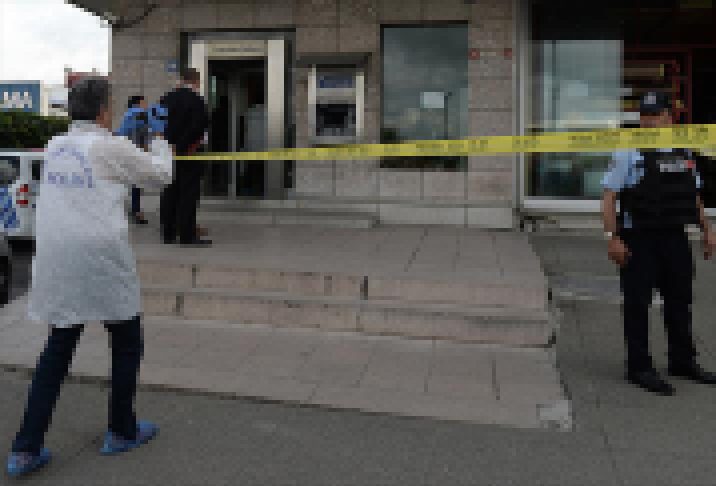 İstanbul Etiler'deki banka şubesine silahlı baskın düzenleyen saldırgan yakalandı.