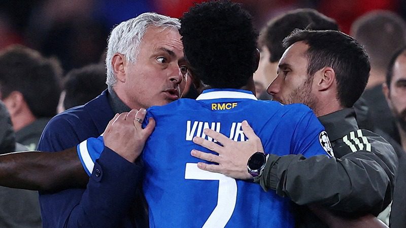 Benfica Teknik Direktörü Jose Mourinho, Real Madrid maçındaki ırkçılık olayına