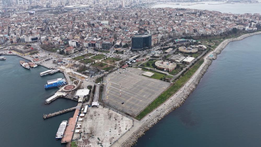 Kadıköy Rıhtım Meydanı'na yapılması planlanan cami projesi ile ilgili yeni