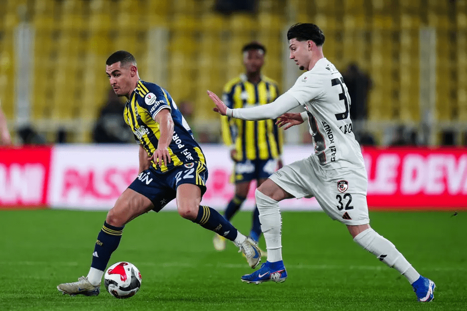 Fenerbahçe, Gaziantep FK maçında sakatlanan Levent Mercan'da kısmi adale yırtılması