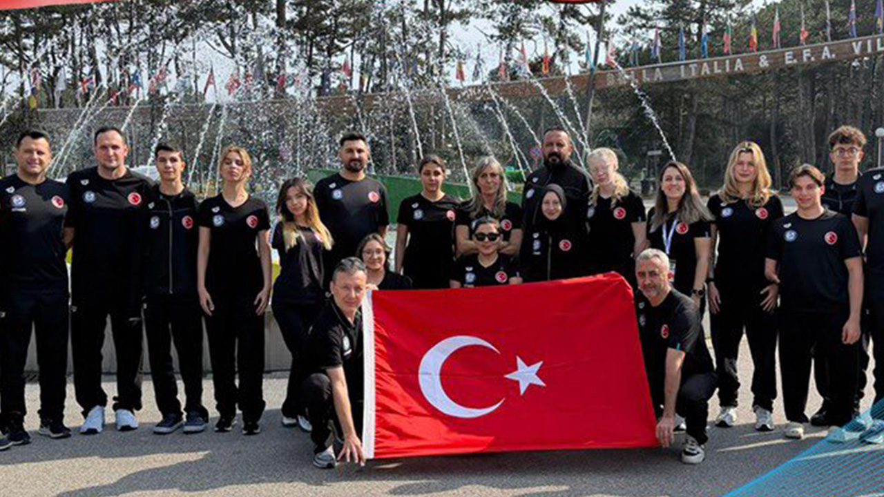 İtalya'da düzenlenen Para Yüzme Dünya Serisi'nde milli sporcular 10 madalya