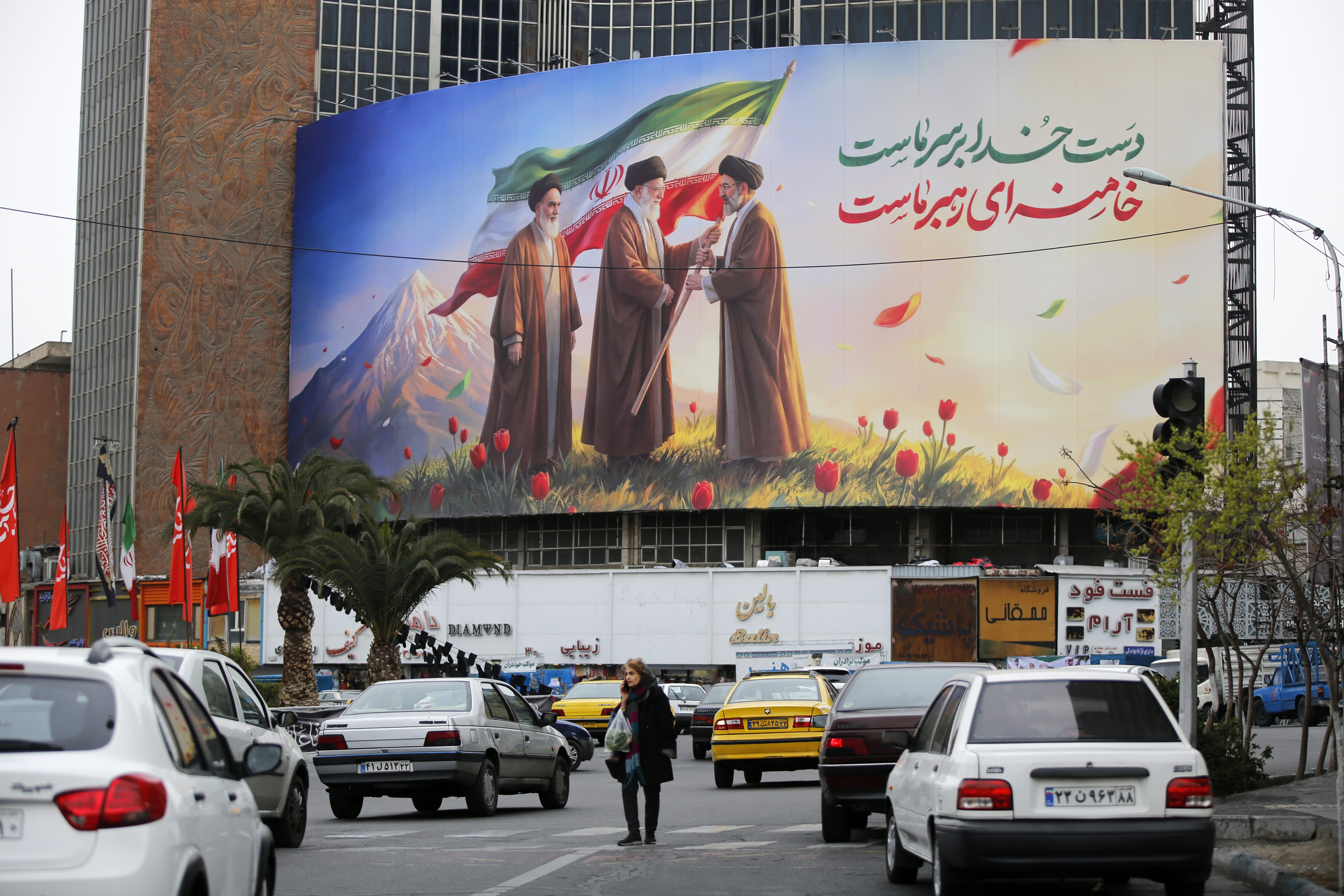 ABD basını, İsrail'in İran'da isyan çıkarma ve rejimi bu yolla