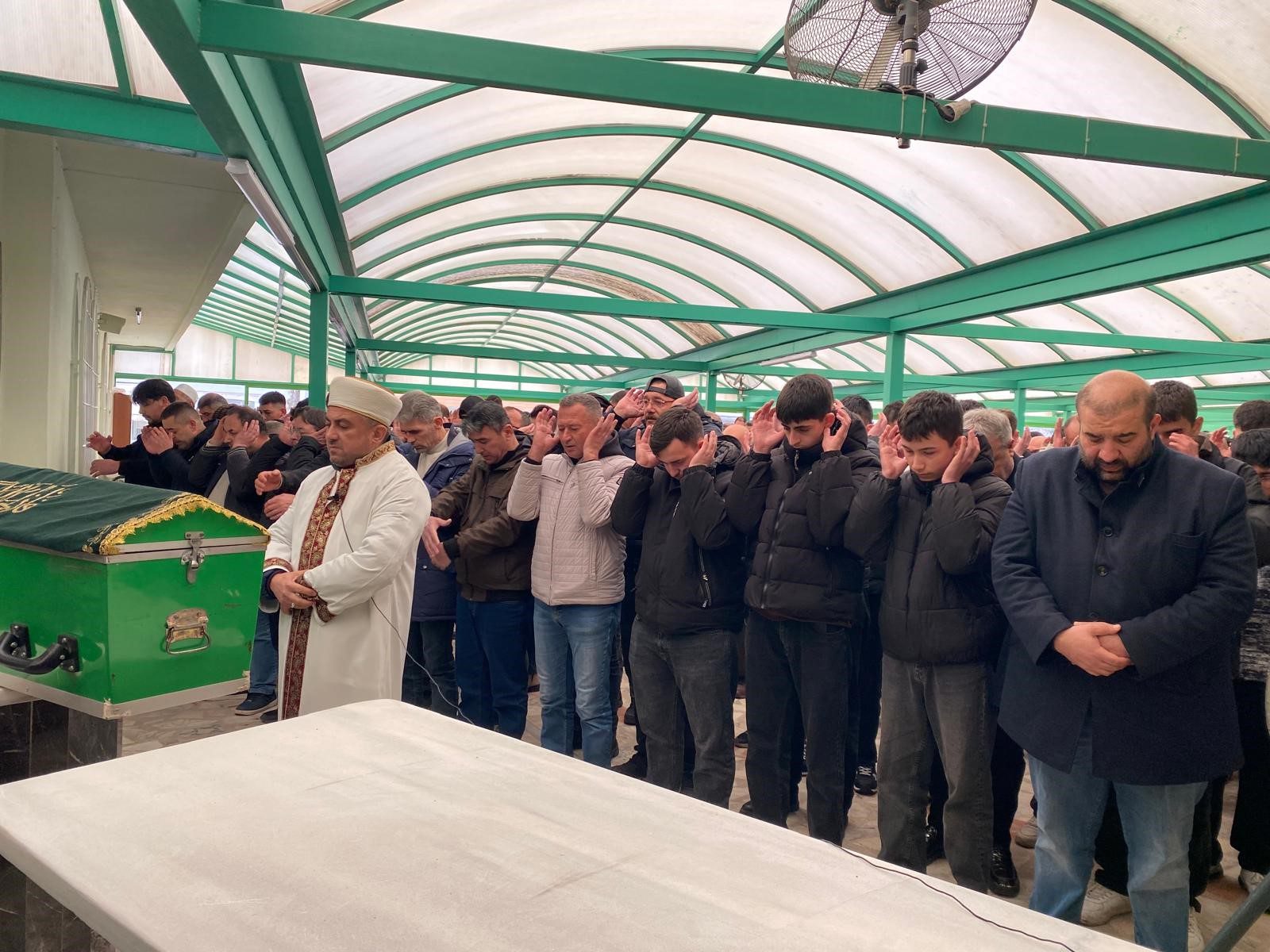 Kocaeli’nin Körfez ilçesinde sahur sırasında evinde rahatsızlanan 49 yaşındaki iki