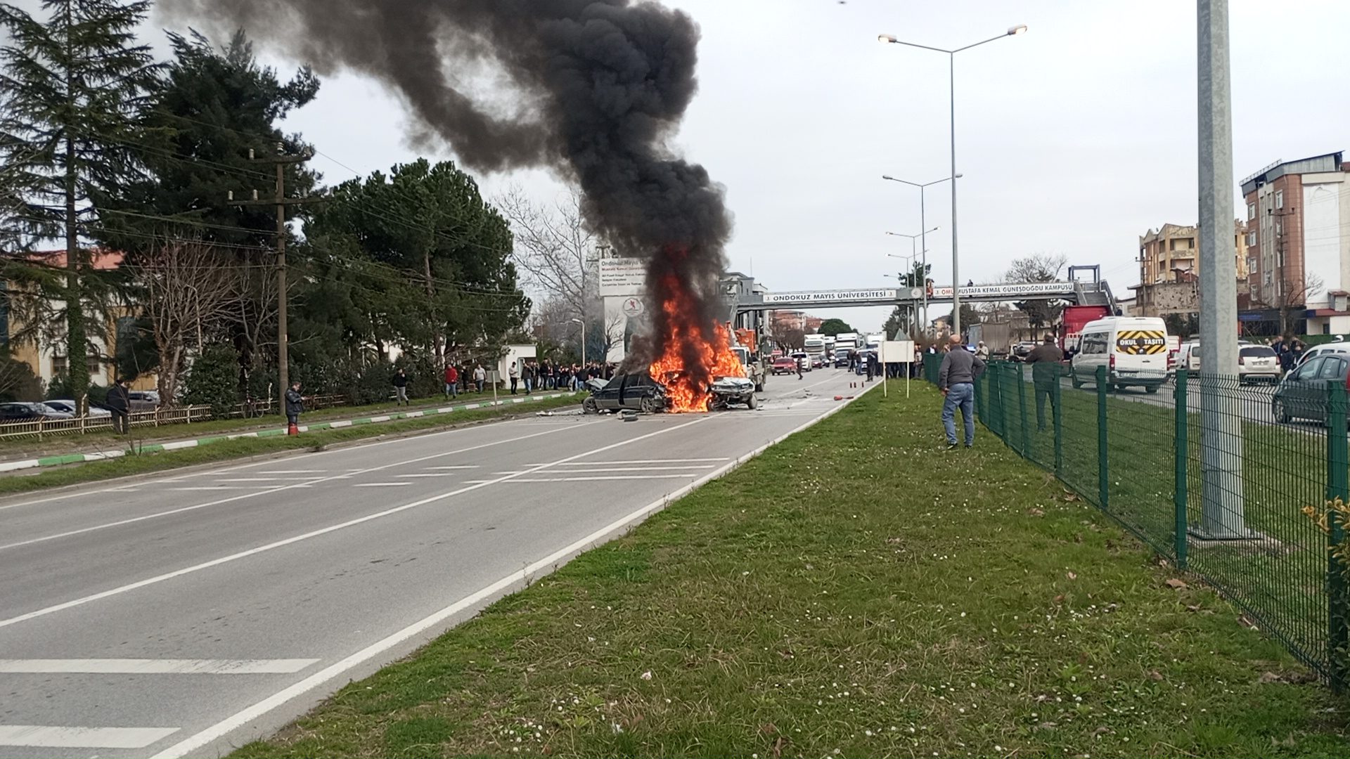 Samsun'da altı aracın karıştığı zincirleme trafik kazası meydana geldi. Kazada