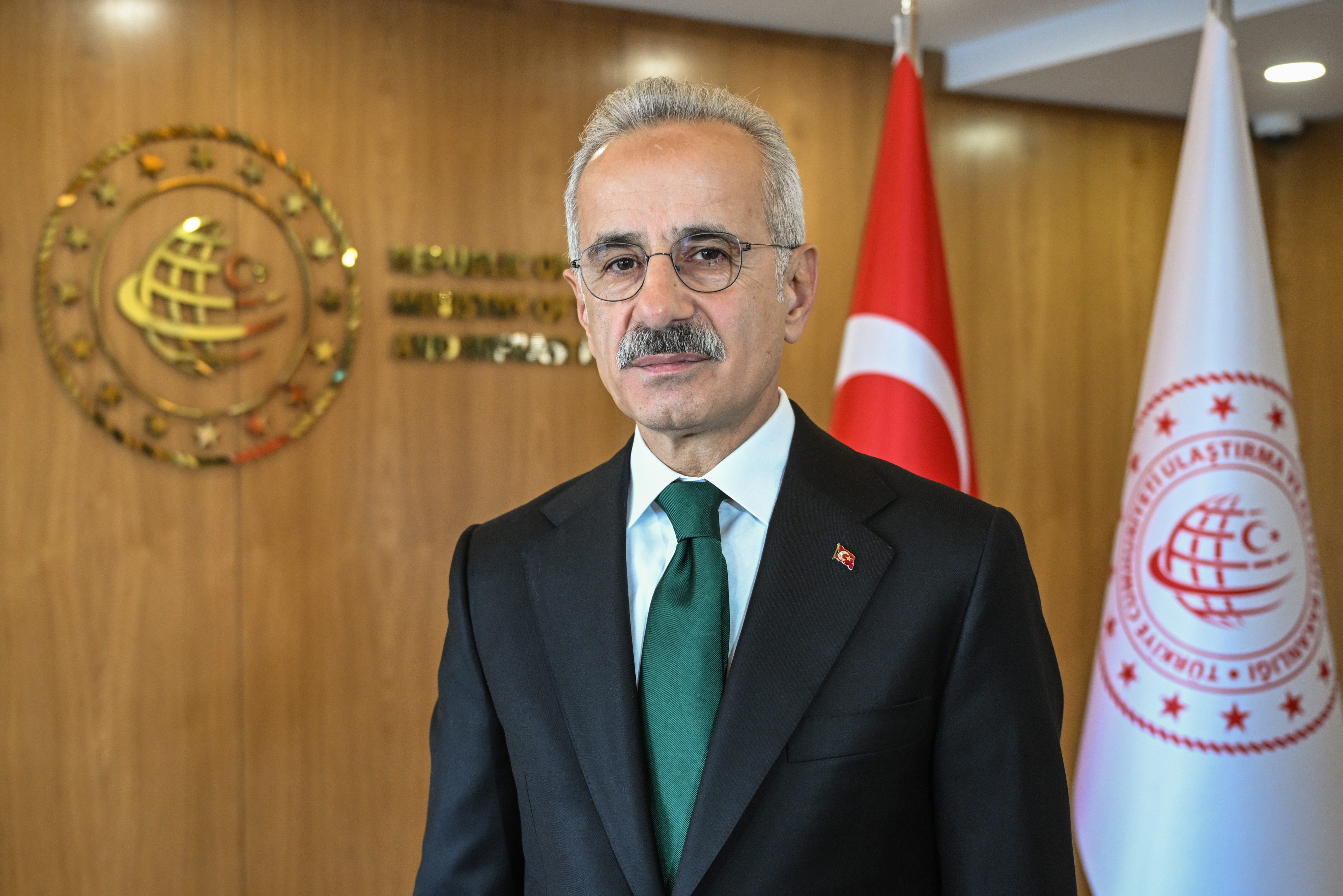 Ulaştırma ve Altyapı Bakanı Abdulkadir Uraloğlu, Hürmüz Boğazı'nın kapanmasının ardından