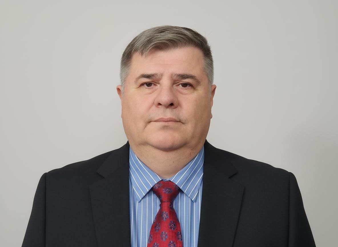 Cantürk CANER yazar fotoğrafı