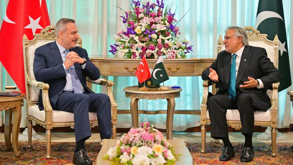 Dışişleri Bakanı Hakan Fidan, Pakistanlı mevkidaşı Muhammad Ishaq Dar ile