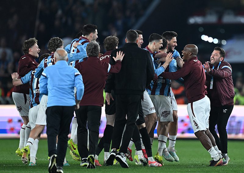 Süper Lig’de geçtiğimiz sezon zirveden uzak kalan Trabzonspor, aradan geçen