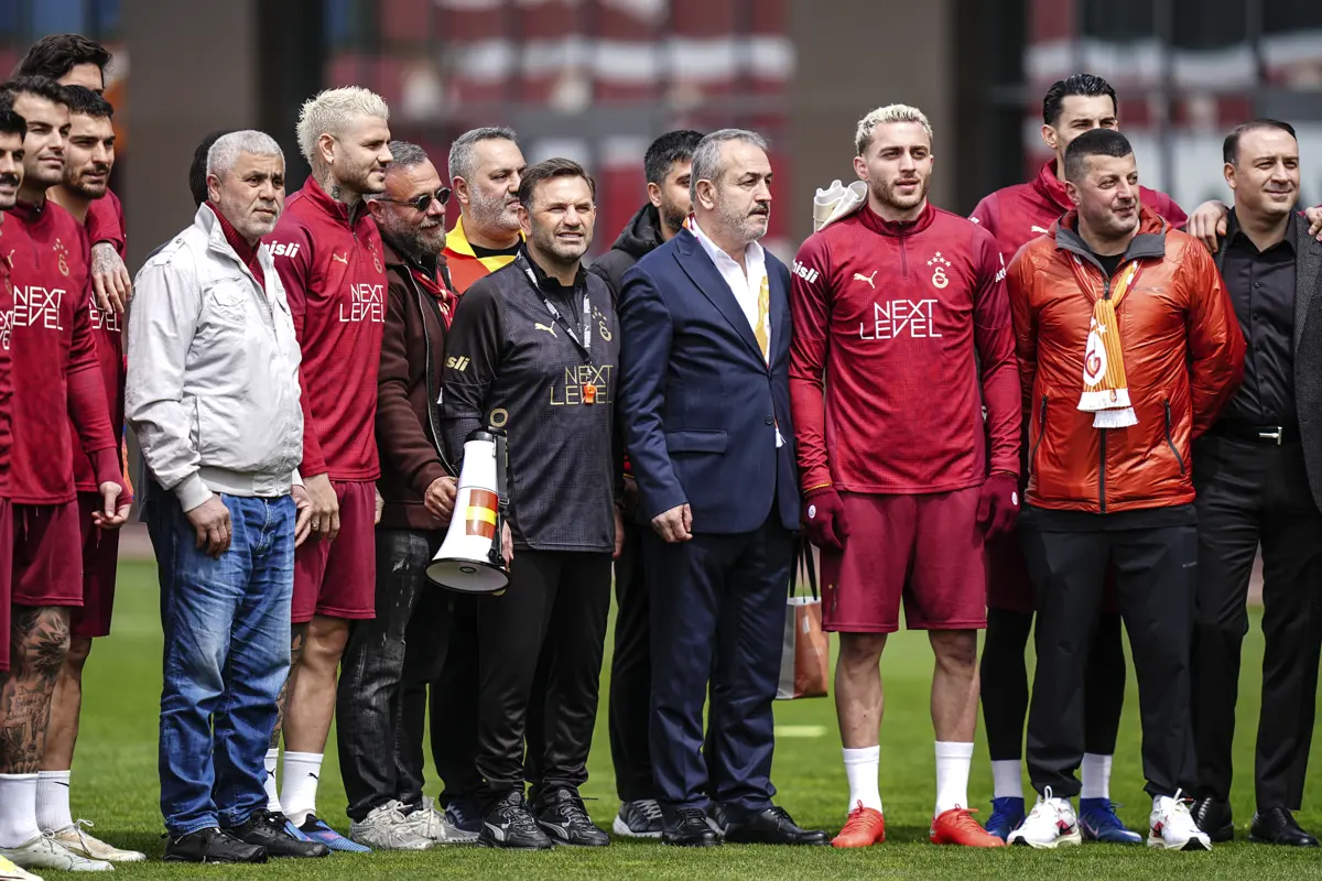 Galatasaray, Süper Lig'deki Gençlerbirliği maçı hazırlıklarına basın ve taraftara açık