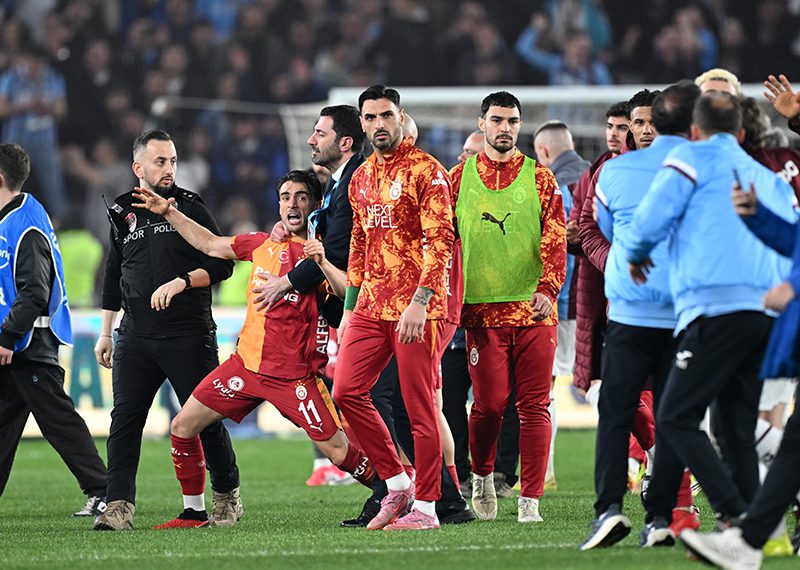 Galatasaraylı kaleci Günay Güvenç, Trabzonspor maçı sonrasında konuştu.