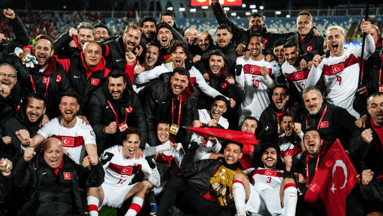 Günün spor sayfalarında, spor gündeminden en yeni gelişmeler ve transfer