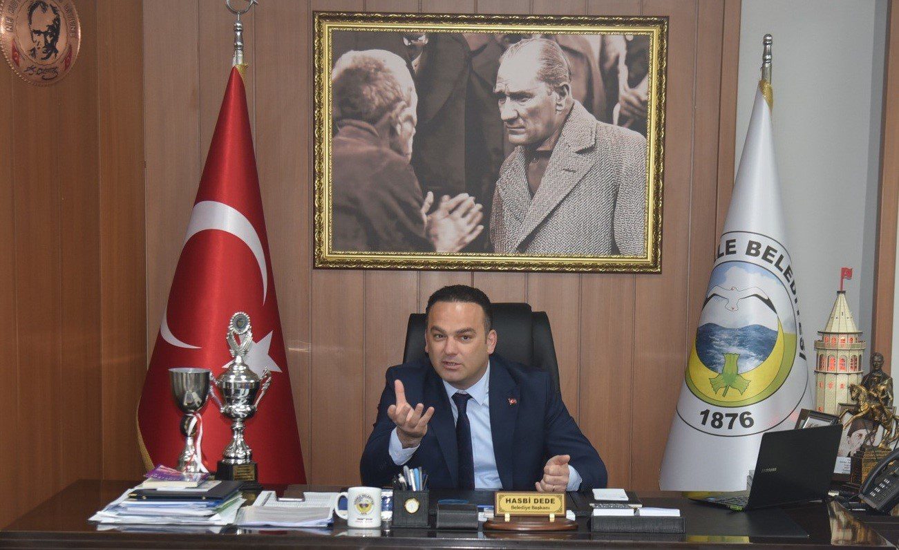 Görele eski Belediye Başkanı Hasbi Dede, ihraç edildi.