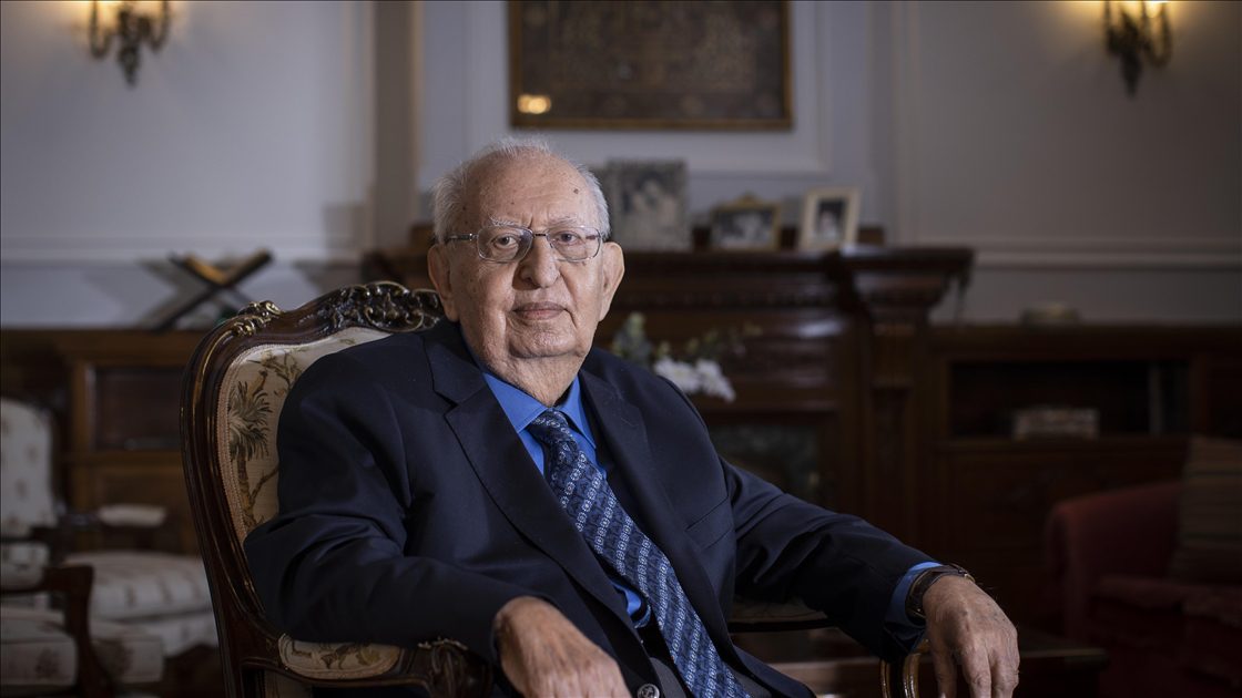 Eski Türkiye Büyük Millet Meclisi (TBMM) Başkanı Hüsamettin Cindoruk, tedavi