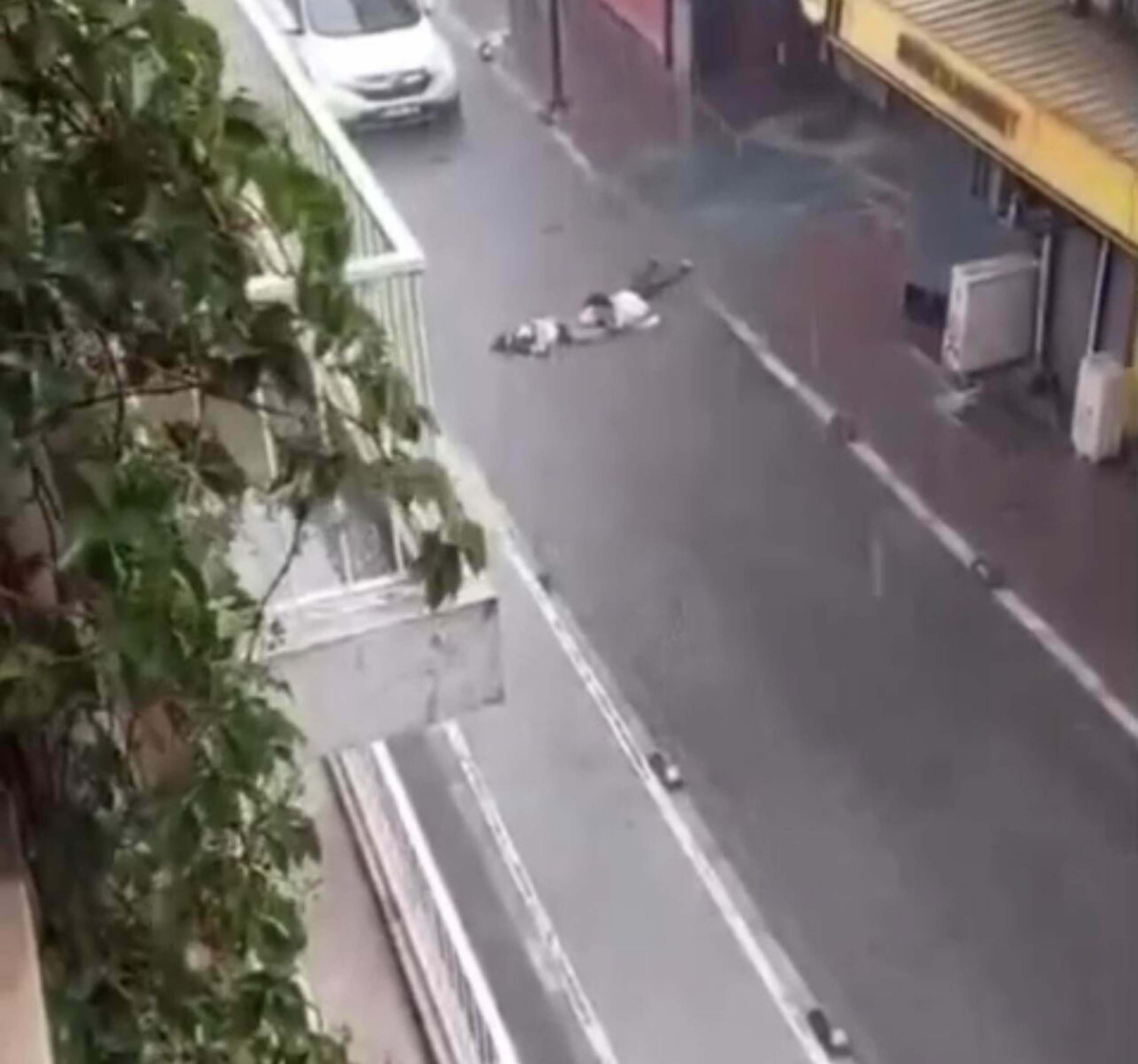 İzmir'de 2 kişinin akıma kapılarak öldüğü olaya ilişkin memur olmaları