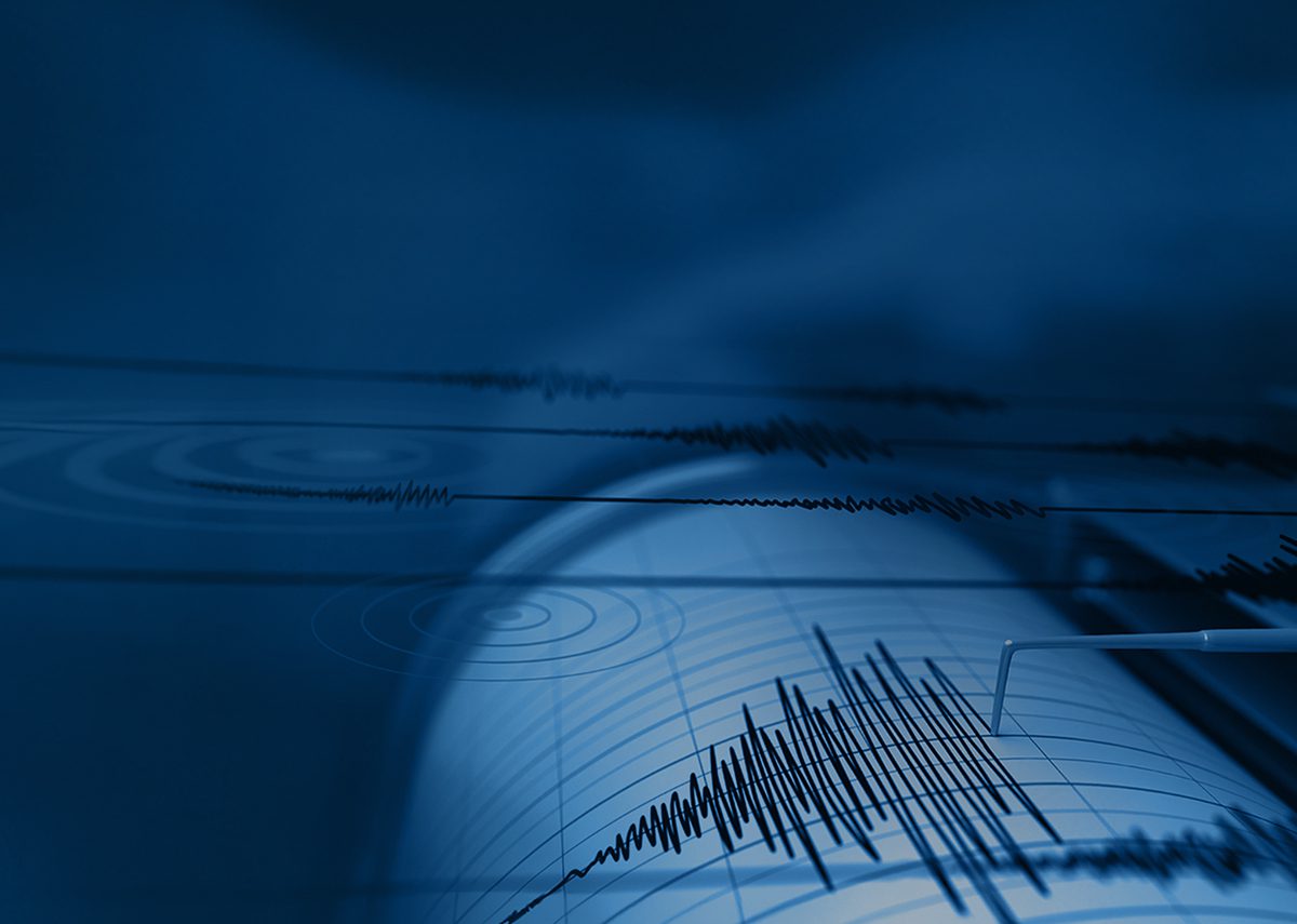 Japonya'nın Honshu adasının doğu kıyılarında 7.4 büyüklüğünde bir deprem meydana