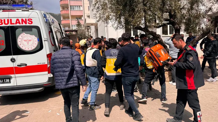 Kahramanmaraş'ta okul saldırısını gerçekleştiren 14 yaşındaki İsa Aras Mersinli, kendisini