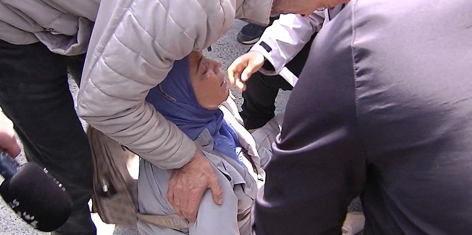 Kentsel dönüşüme giren bir sitenin hak sahipleri eylem yaptı. Firma