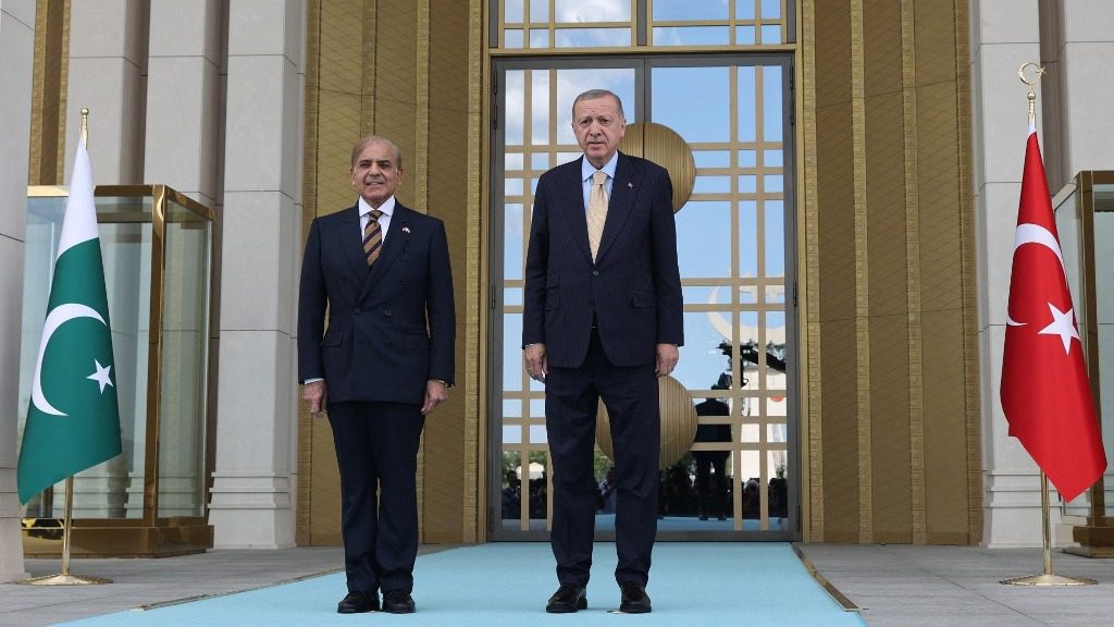 Pakistan Başbakanı Şahbaz Şerif, ABD ve İran görüşmeleri öncesi Türkiye'ye