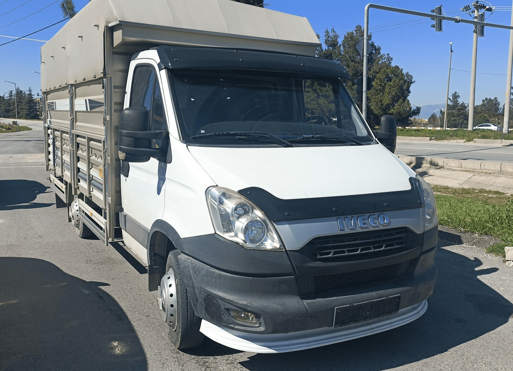 Burdur'da tescil kaydı bulunmayan plaka ile trafikte seyreden kamyonetin sürücüsüne