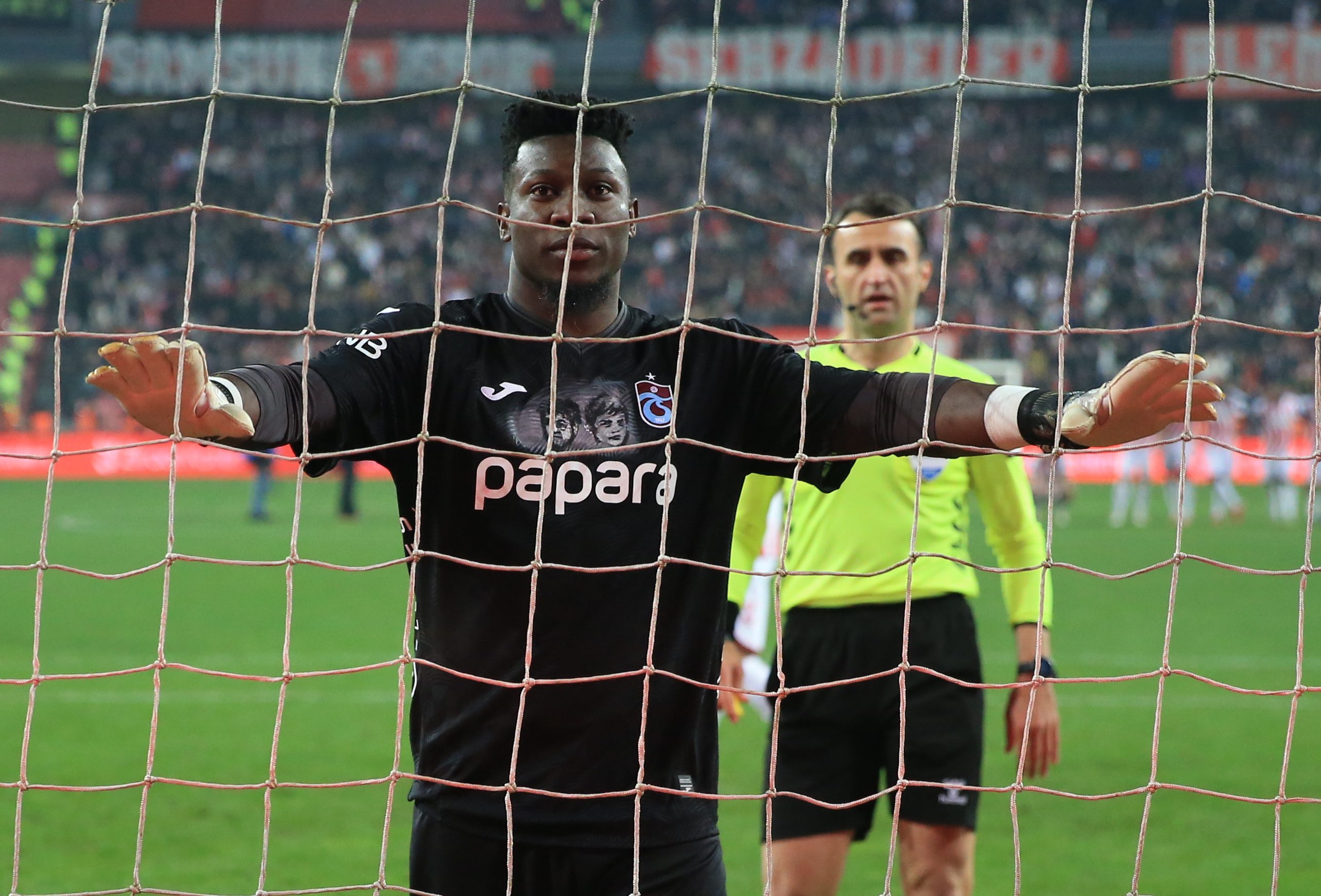 Samsunspor'u seri penaltı atışları sonunda eleyen Trabzonspor'un kalecisi Andre Onana,