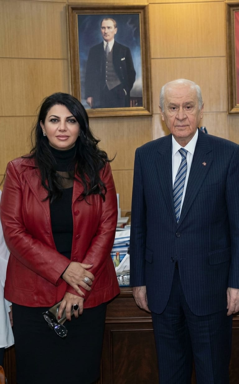 ​Savaş muhabirliği döneminde Suriye’deki Türkmenlerin sesi olan, ünlü oyuncu Tolga