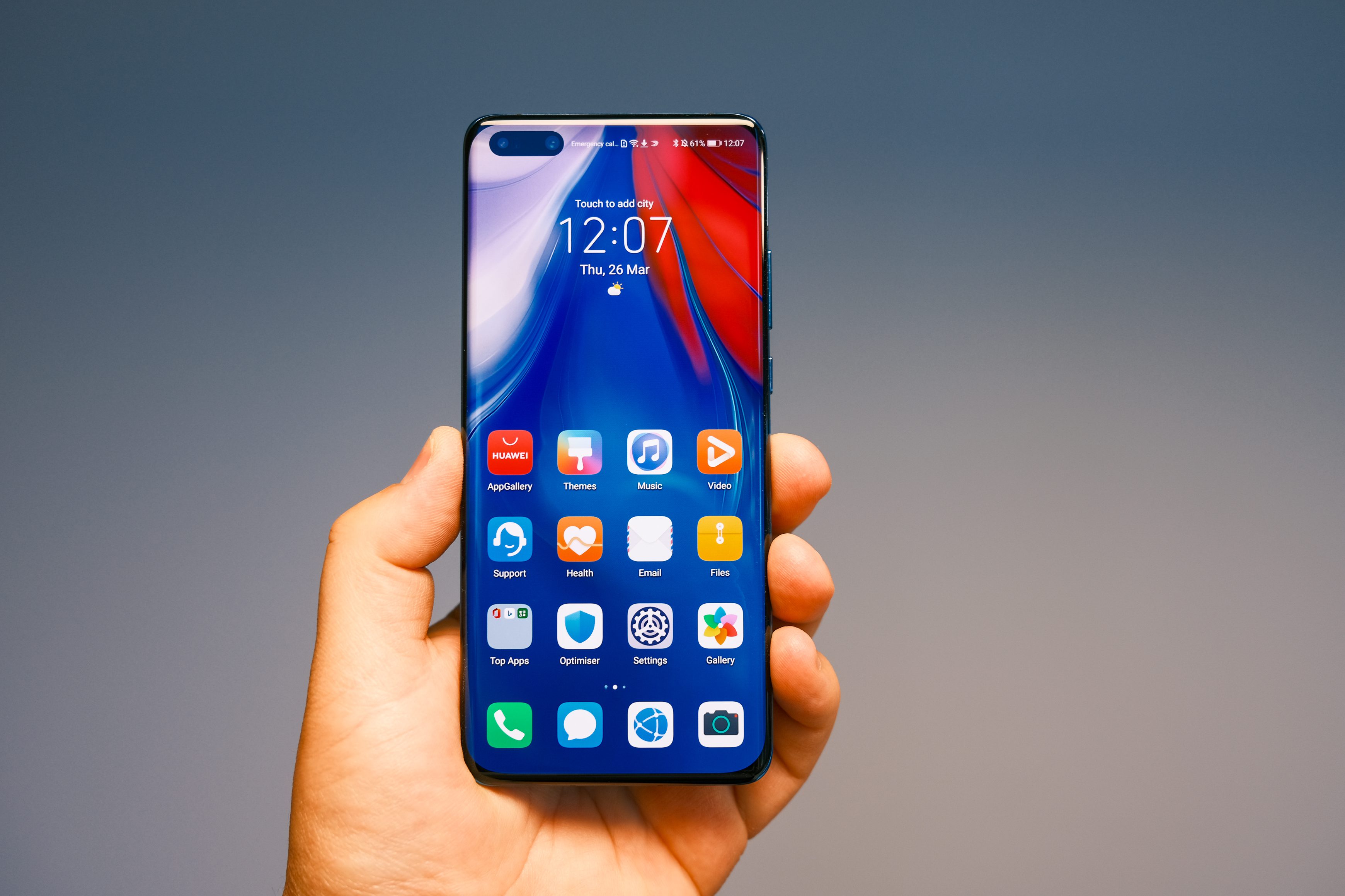 Huawei, telefonlar için geliştirdiği yeni Kirin çipinin ABD'nin kısıtlamalarını aştığını