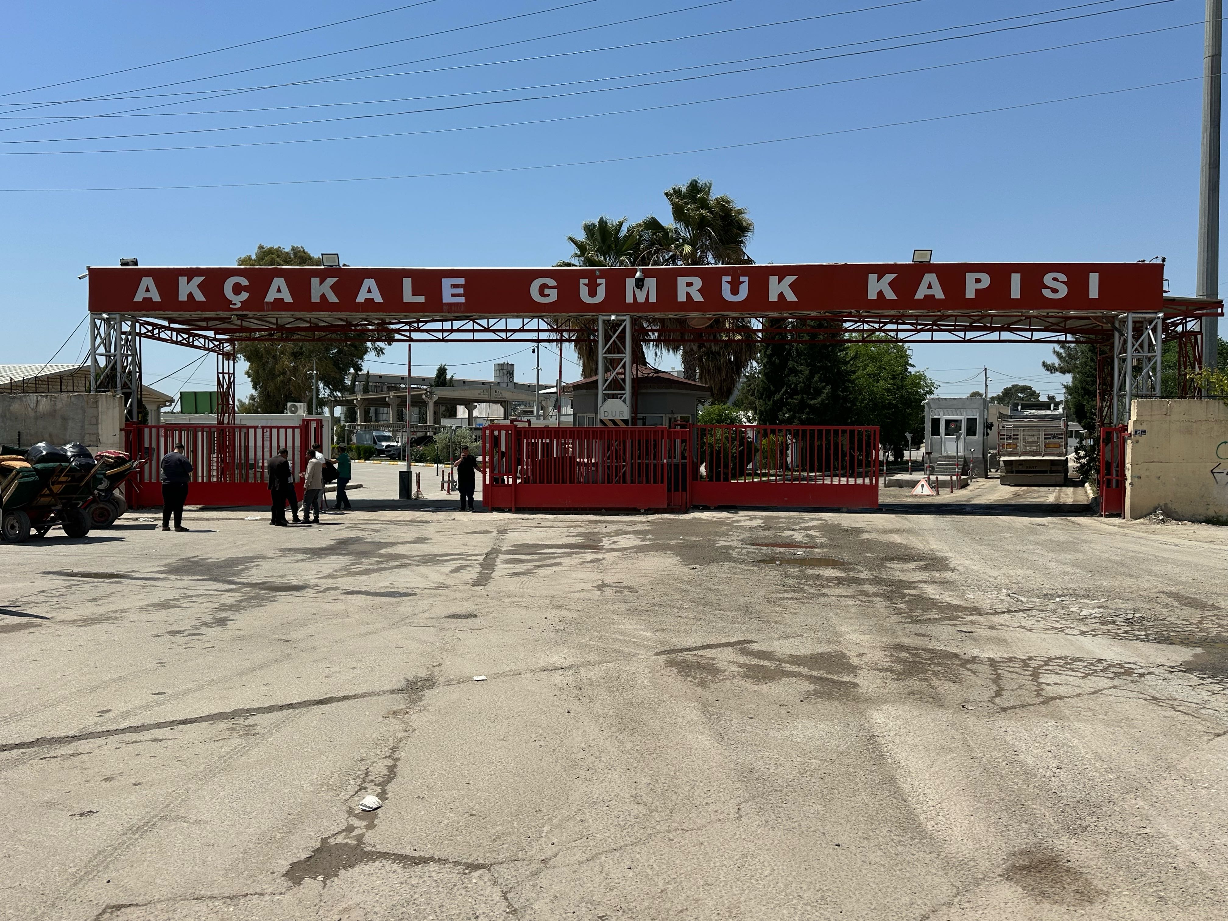 Şanlıurfa'da yer alan Akçakale Sınır Kapısı, 12 yıl sonra sivil