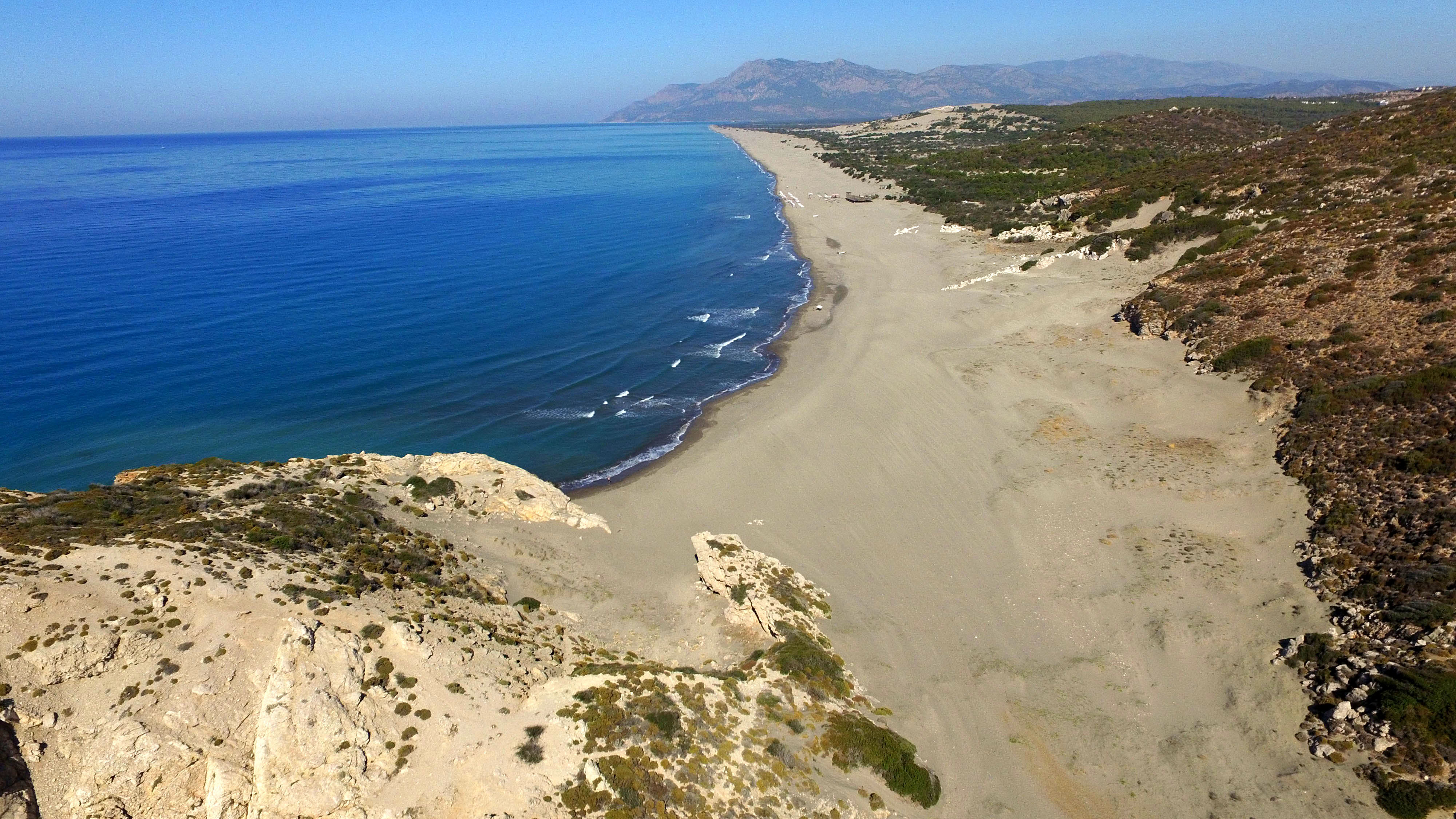 Deniz kaplumbağalarının yuvalama yaptığı İztuzu, Patara, Çıralı gibi kumsallara saat