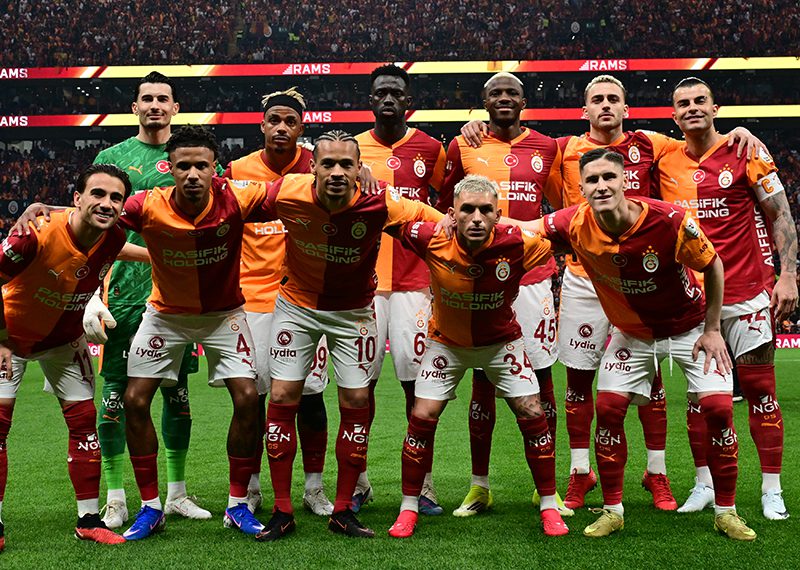 Süper Lig'de şampiyonluğa yürüyen Galatasaray, yıldız isme gelen teklif için