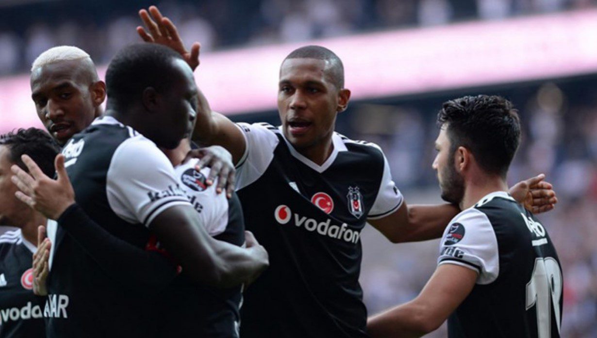 Beşiktaş'ın eski futbolcuları, katıldıkları bir etkinlikte siyah-beyazlılar için konuştu.