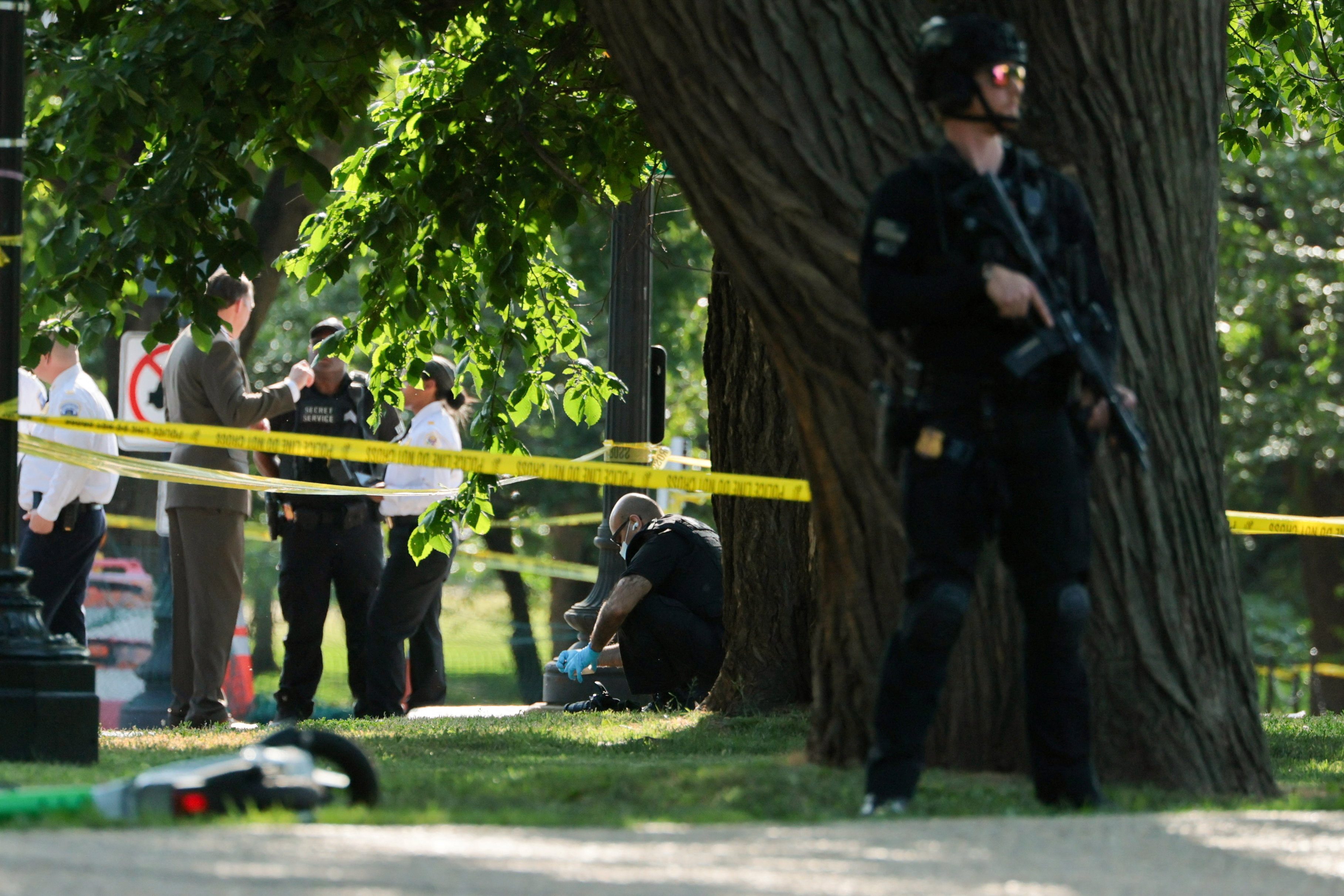 ABD'nin başkenti Washington'da Beyaz Saray yakınlarında silahlı bir kişinin polis