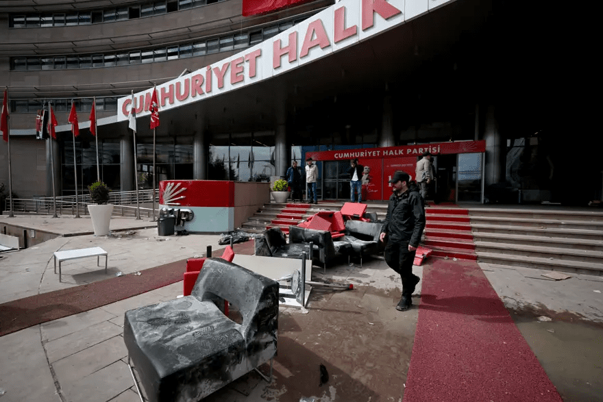 İçişleri Bakanı Mustafa Çiftçi, CHP Genel Merkezi’ne polis müdahalesinin devletin