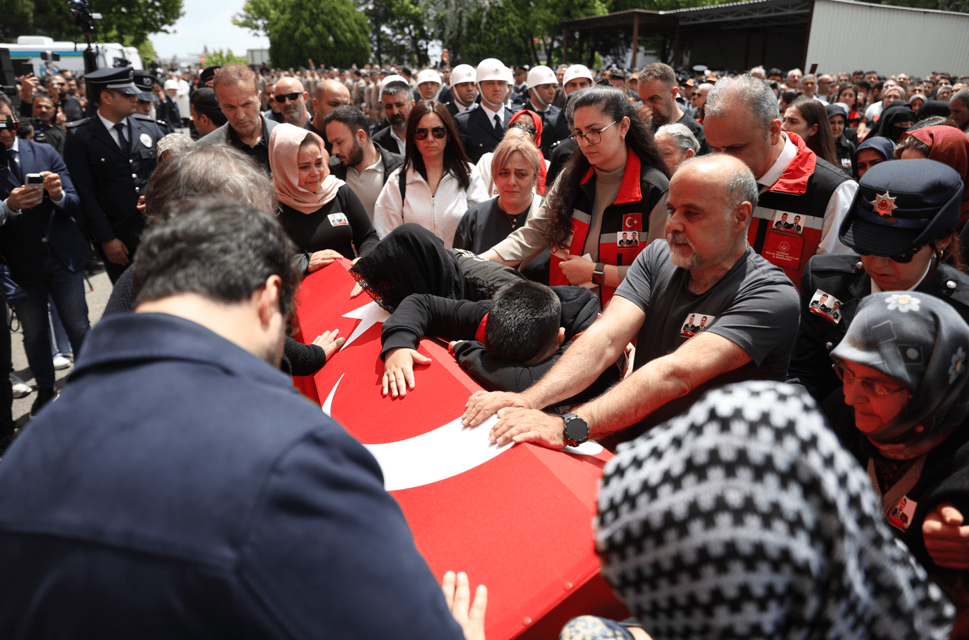 Tekirdağ'ın Çorlu ilçesinde dün şehit polis memurları Erkan Tütüncüler ile