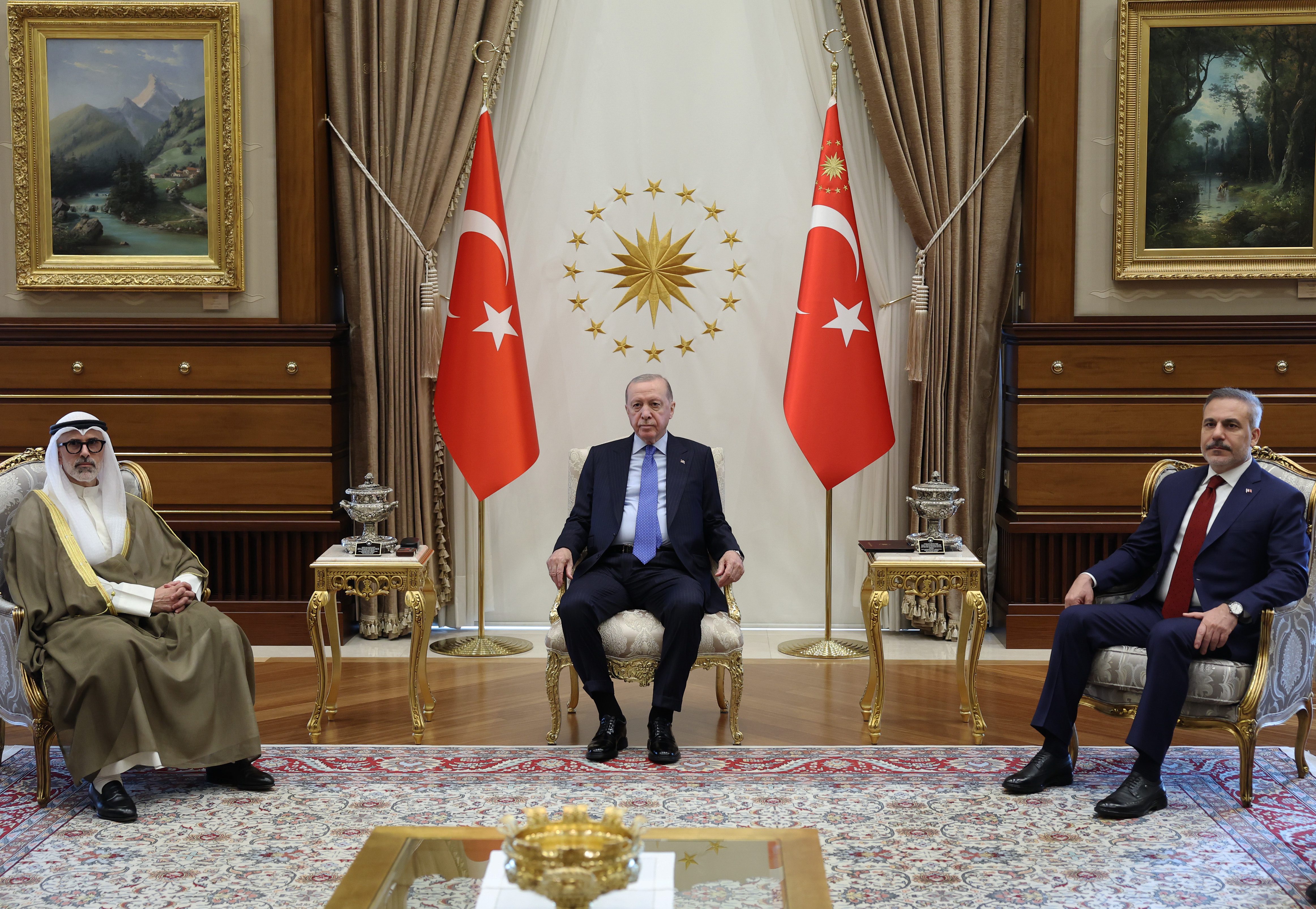 Cumhurbaşkanı Recep Tayyip Erdoğan, Kuveyt Dışişleri Bakanı Cerrah el-Ahmed es-Sabah'ı
