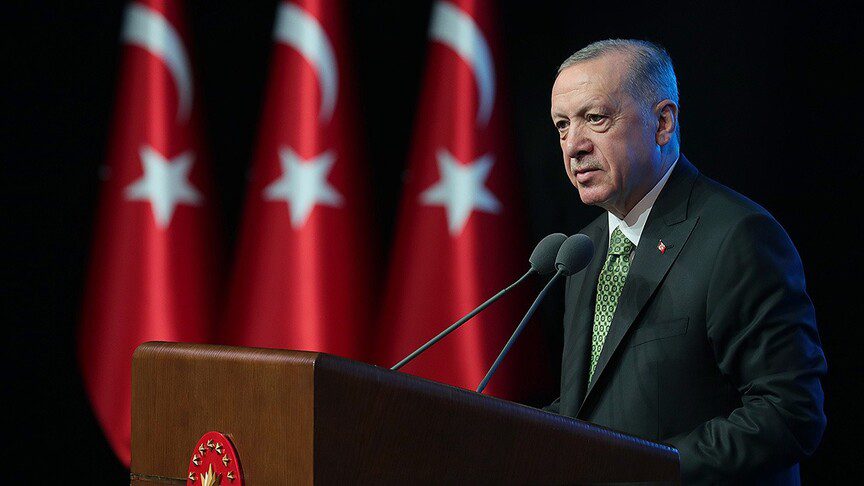 Cumhurbaşkanı Recep Tayyip Erdoğan, vefatının 43. yılında Necip Fazıl Kısakürek'i
