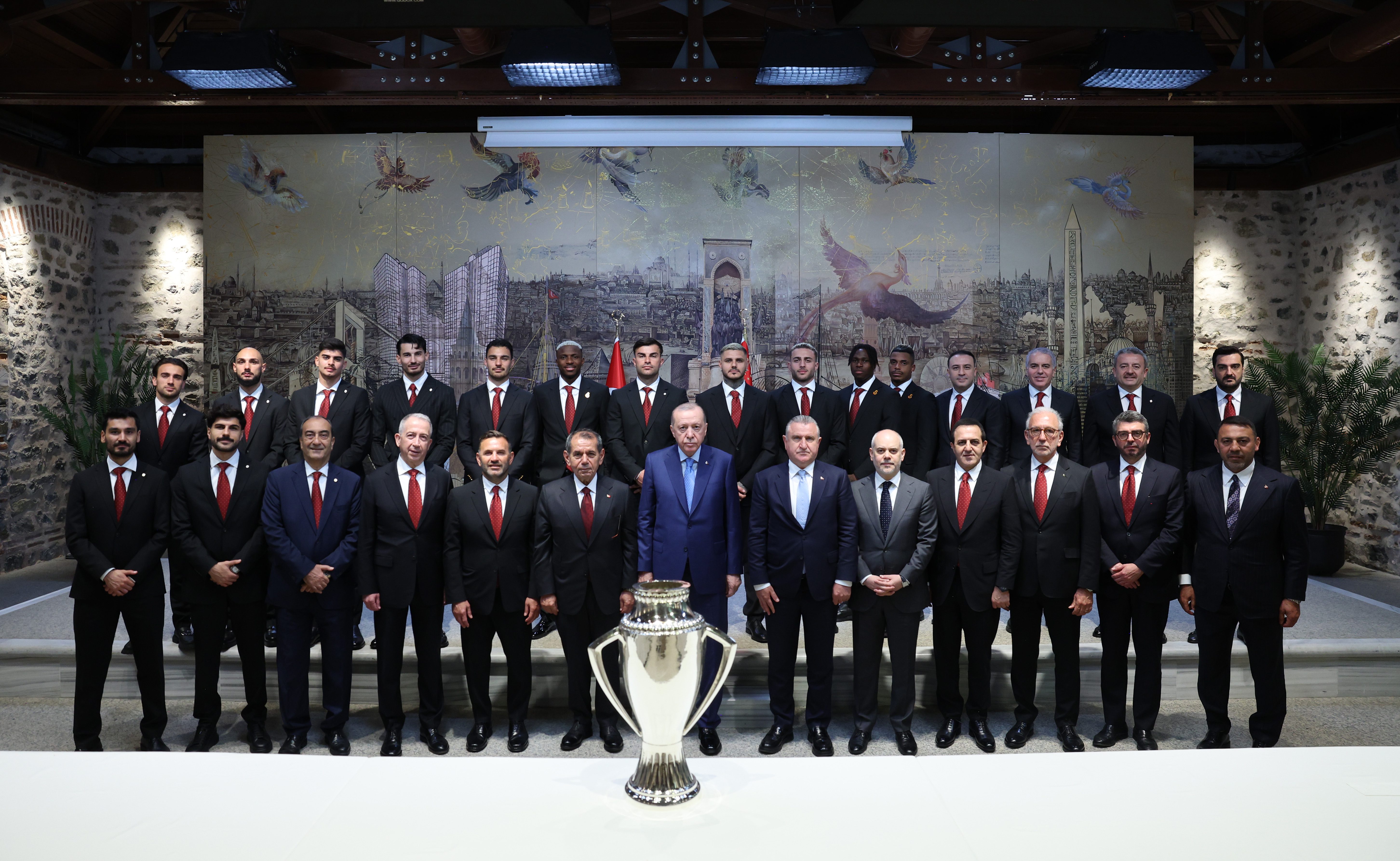 Cumhurbaşkanı Recep Tayyip Erdoğan, 2025-2026 sezonunda Süper Lig'i şampiyon tamamlayan