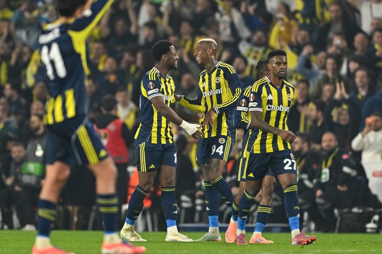 Süper Lig'i ikinci sırada bitiren ve Şampiyonlar Ligi'nde oynamaya hak