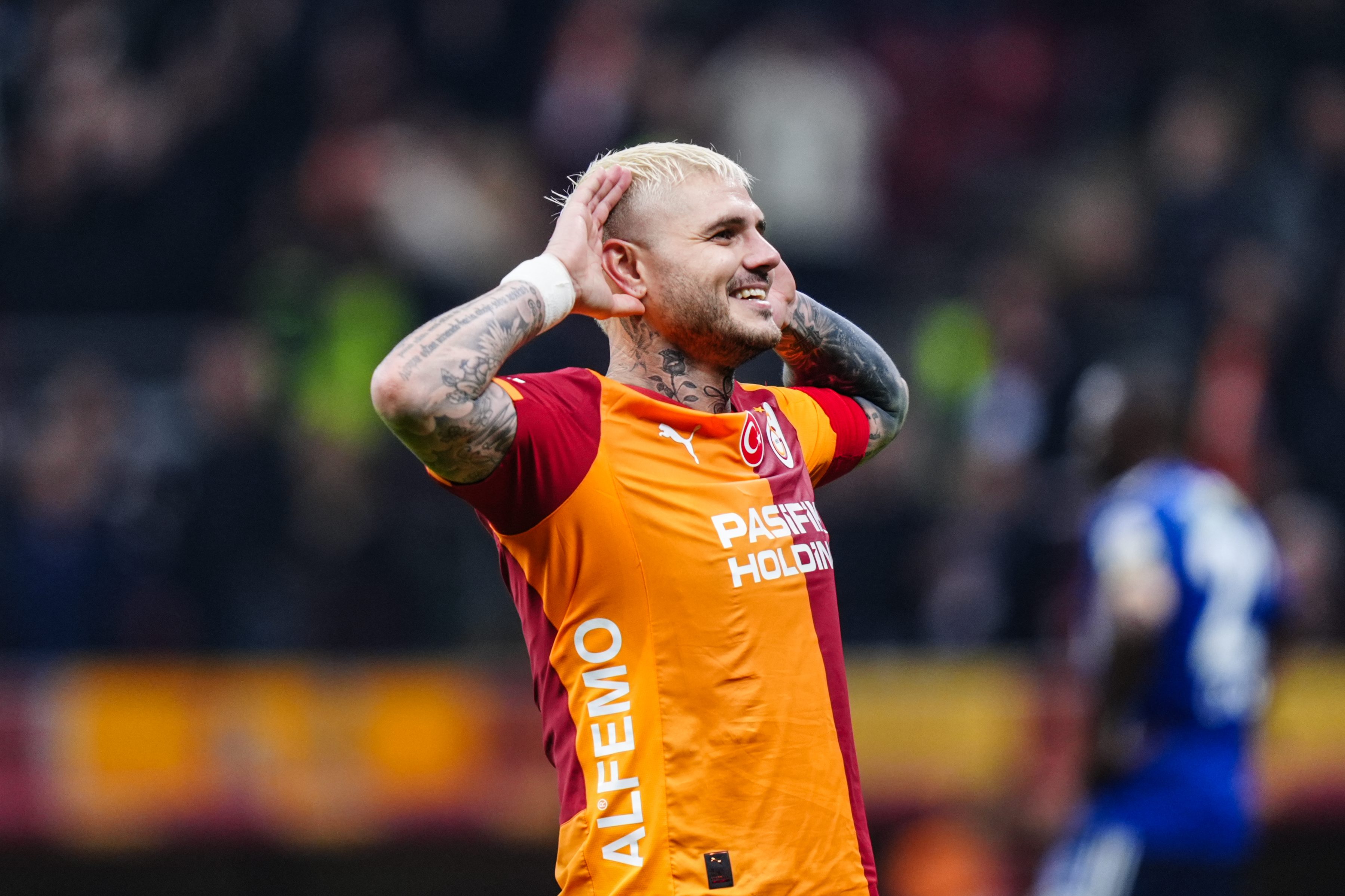 Günün spor sayfalarında, spor gündeminden en yeni gelişmeler ve transfer
