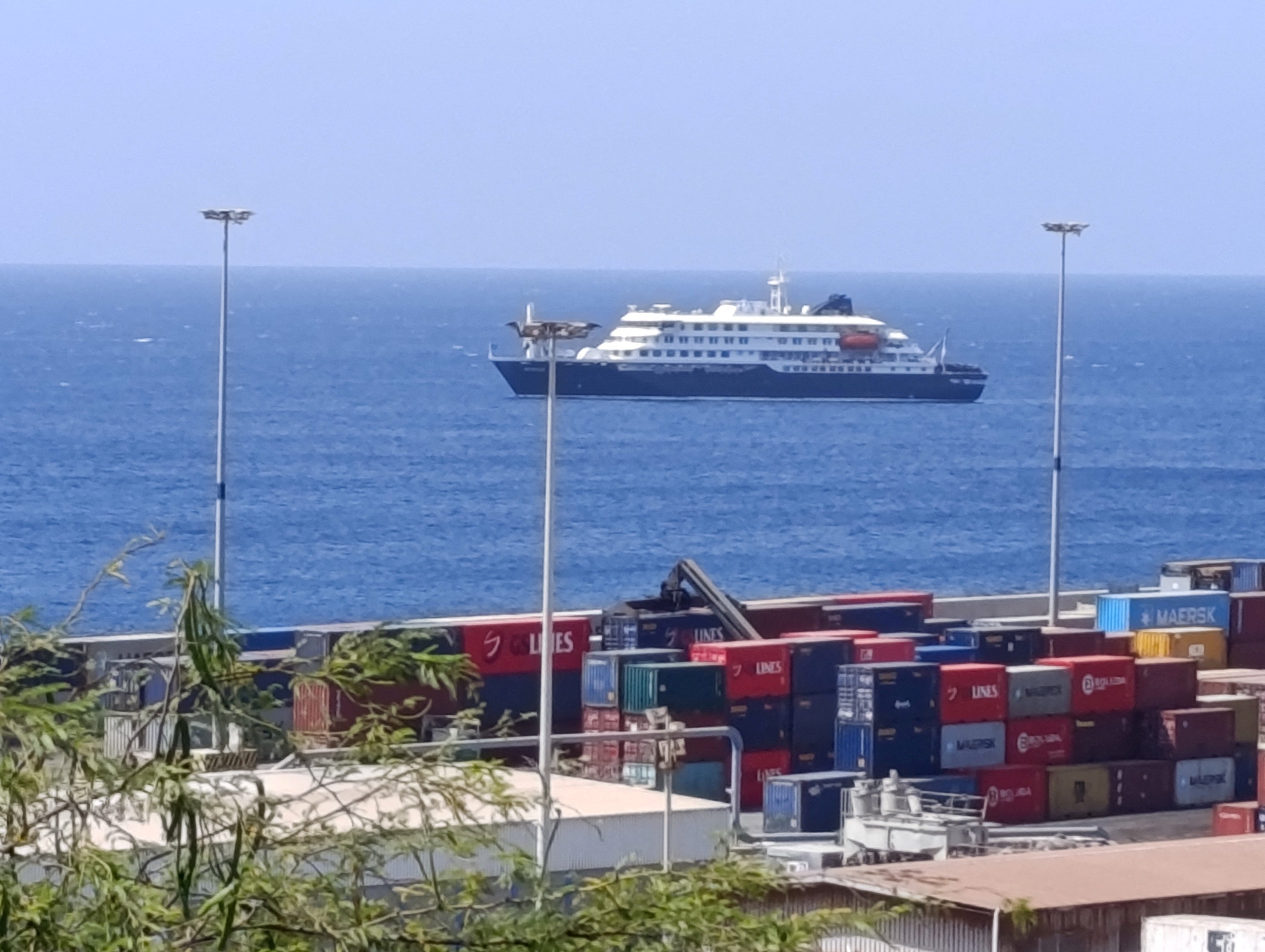 Olaylı gemi 10 Mayıs sabahı İspanya'nın Kanarya Adaları'ndaki Tenerife kentine