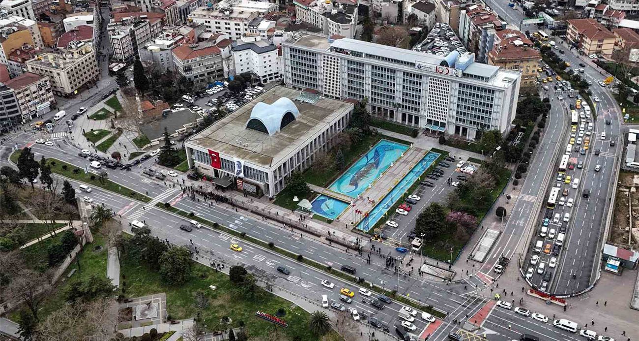 İstanbul Büyükşehir Belediyesi'nde iki müdürlükteki altı ihaleye ilişkin usulsüzlük iddiasıyla
