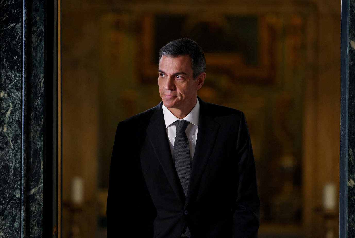 İspanya'da yolsuzluk soruşturması kapsamında Başbakan Pedro Sanchez'in partisinde arama yapıldı.