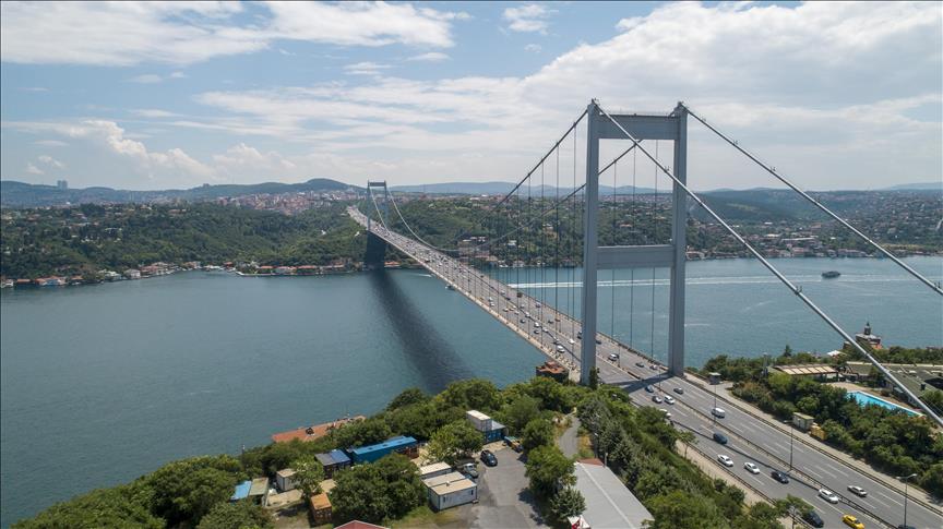 İstanbul Boğazı'ndan geçiş yapan Panama bayraklı kuru yük gemisi makine