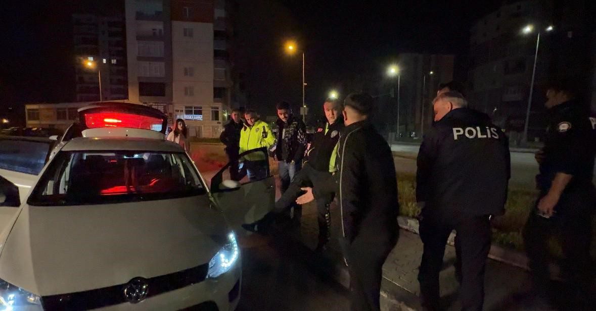 Kayseri’nin Kocasinan ilçesinde polis ekiplerinin şüphe üzerine durdurduğu otomobilin sürücüsü,