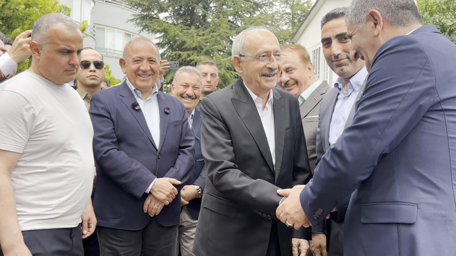 CHP Genel Başkanı Kemal Kılıçdaroğlu, bayram nedeniyle kendisini ziyaret eden